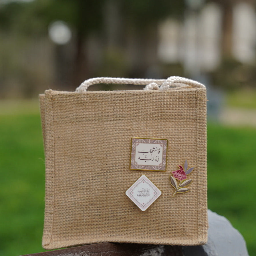 بروشات مزخرف